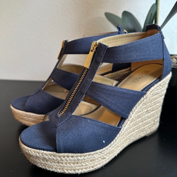Michael Kors
espadrille wedge sandals - Picture 2 of 5
